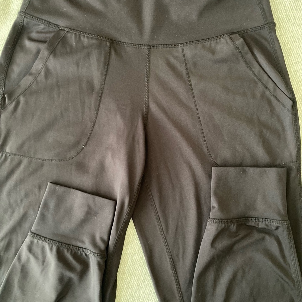 Yogalicious Black High-Waisted Leggings with Stretch Fit